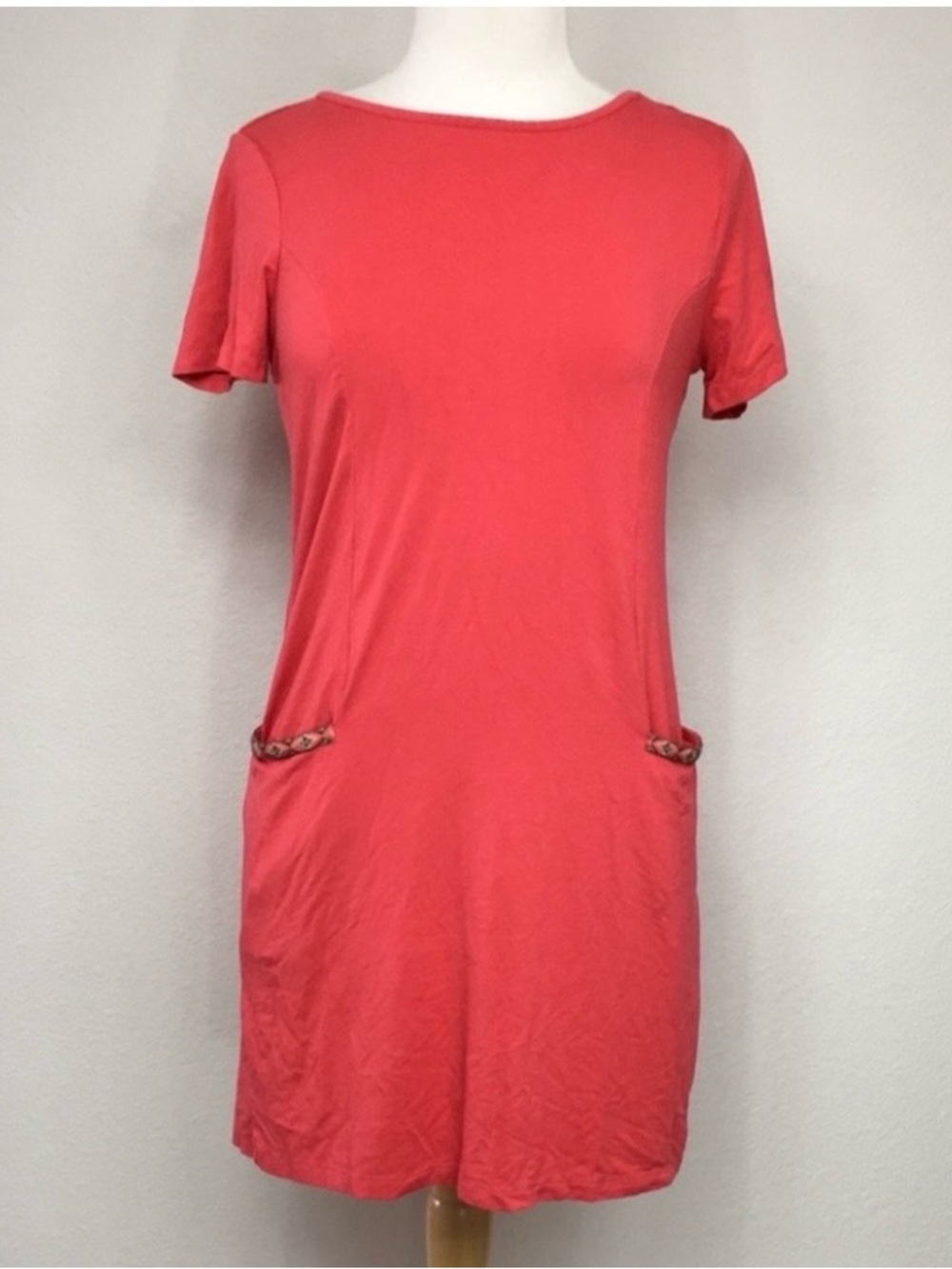 3/$25 C Women's Coral Embroidered Short Sleeve T-Shirt Dress Size Small Coastal